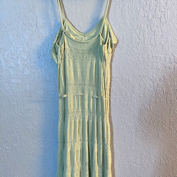 Light weight sundress - Picture 2 of 3